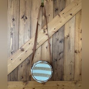 Thirty One Roundabout Crossbody Bag in White Striped